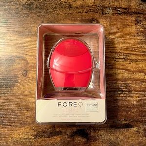 FOREO- Luna 3 Facial Cleansing Device